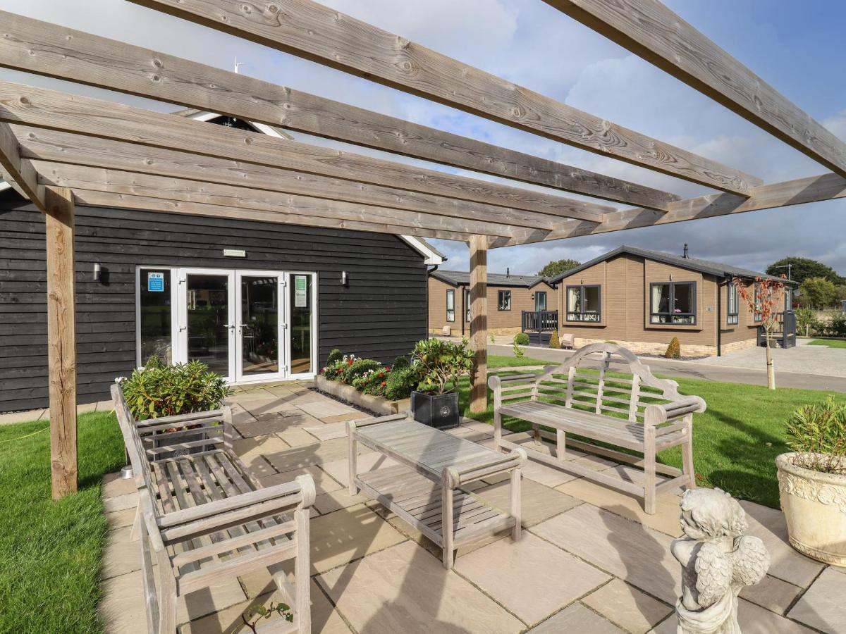 12 Bucklesham Park Villa Ipswich Exterior foto